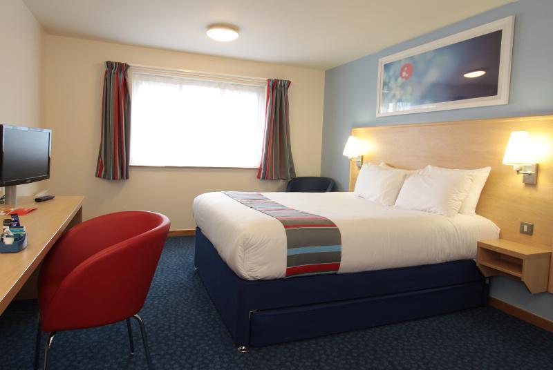 Travelodge Aberdeen Central Экстерьер фото